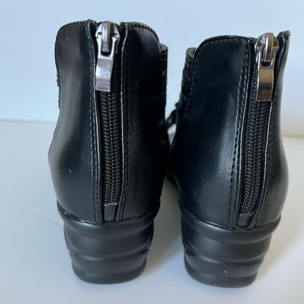 Black Laser Cut Platform Wedge Zipper Back Lightweight Sandals Boho Women Size 7 - Picture 6 of 7